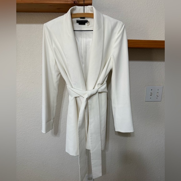 Alice + Olivia Wheaton Shawl Colllar Wrap Blazer in Off White - Picture 4 of 11